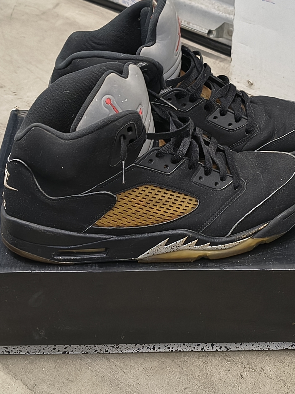 Nike Air Jordan 5 Retro Metallic OG 2016 SIZE 13 845035 003  pre-owned